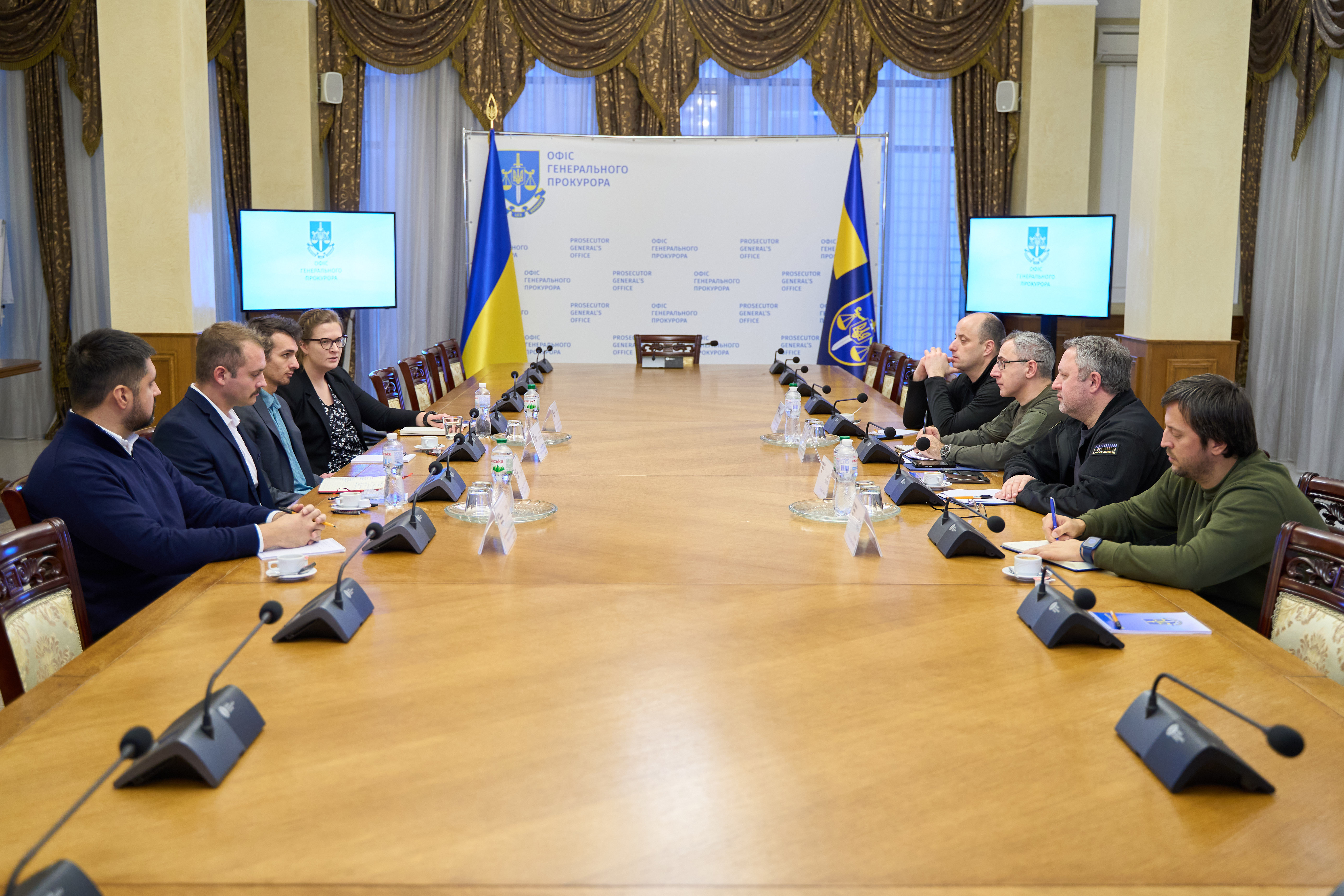 Андрій Костін зустрівся з делегацією Центру дослідження зброї у конфліктах (CAR)