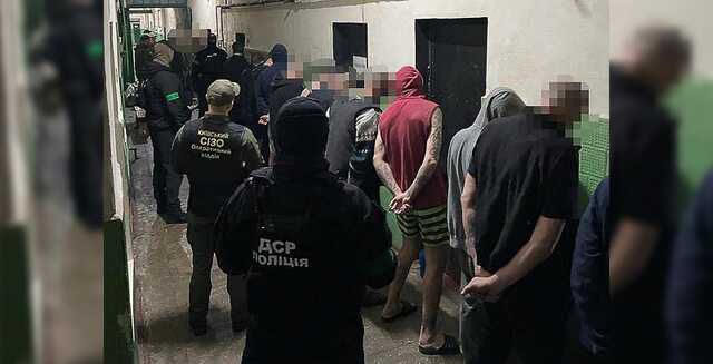 До 14 років 1 місяця тюрми засуджено «смотрящого», який організовував доставку і збут наркотиків на територію Київського СІЗО