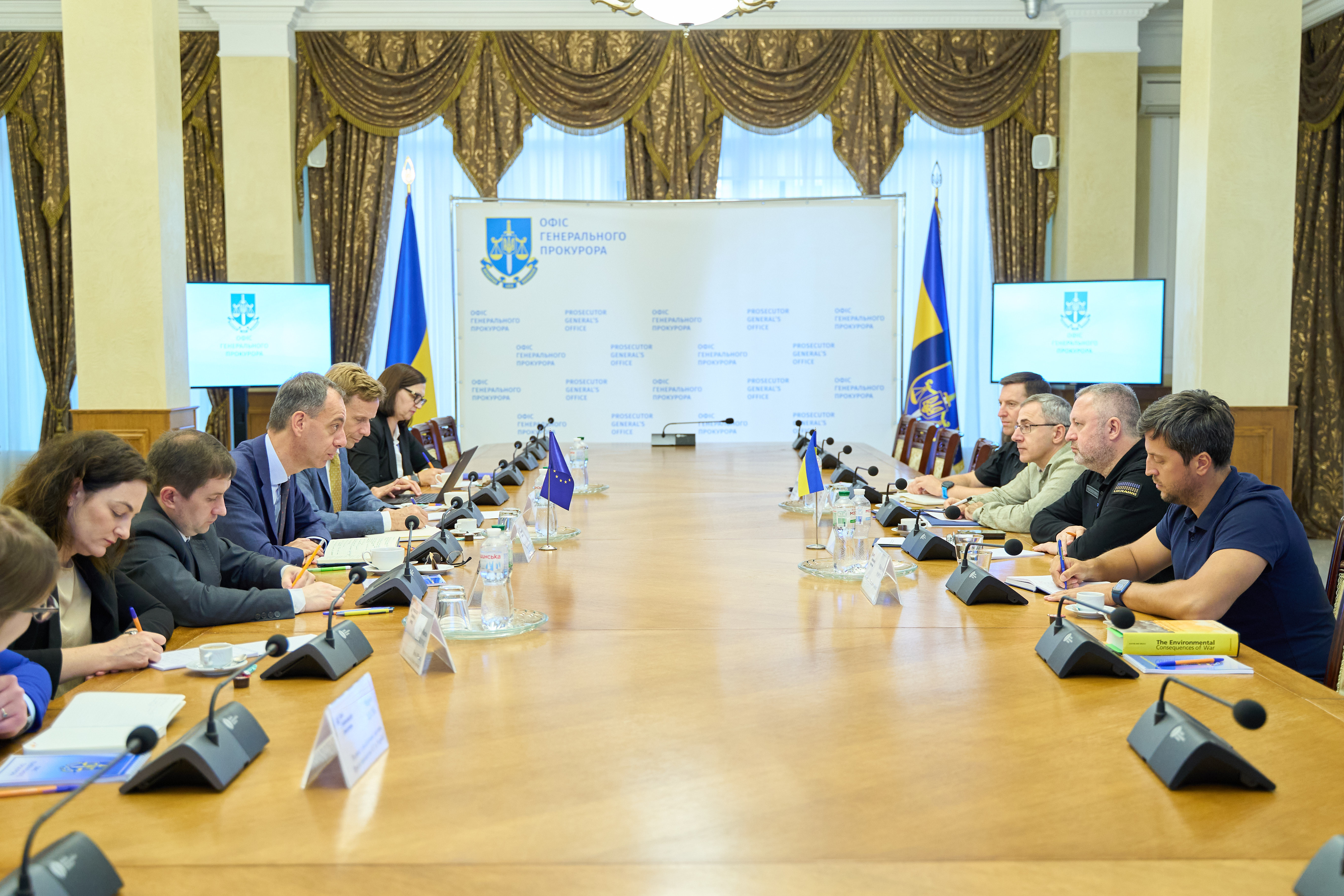 Андрій Костін зустрівся з керуючим директором EEAS з питань цивільного планування та проведення операцій Стефаном Томатом