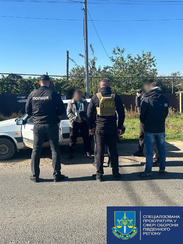 За 10 тис доларів США намагався підкупити прикордонника для незаконного перетину кордону ухилянтами – викрито жителя Одещини