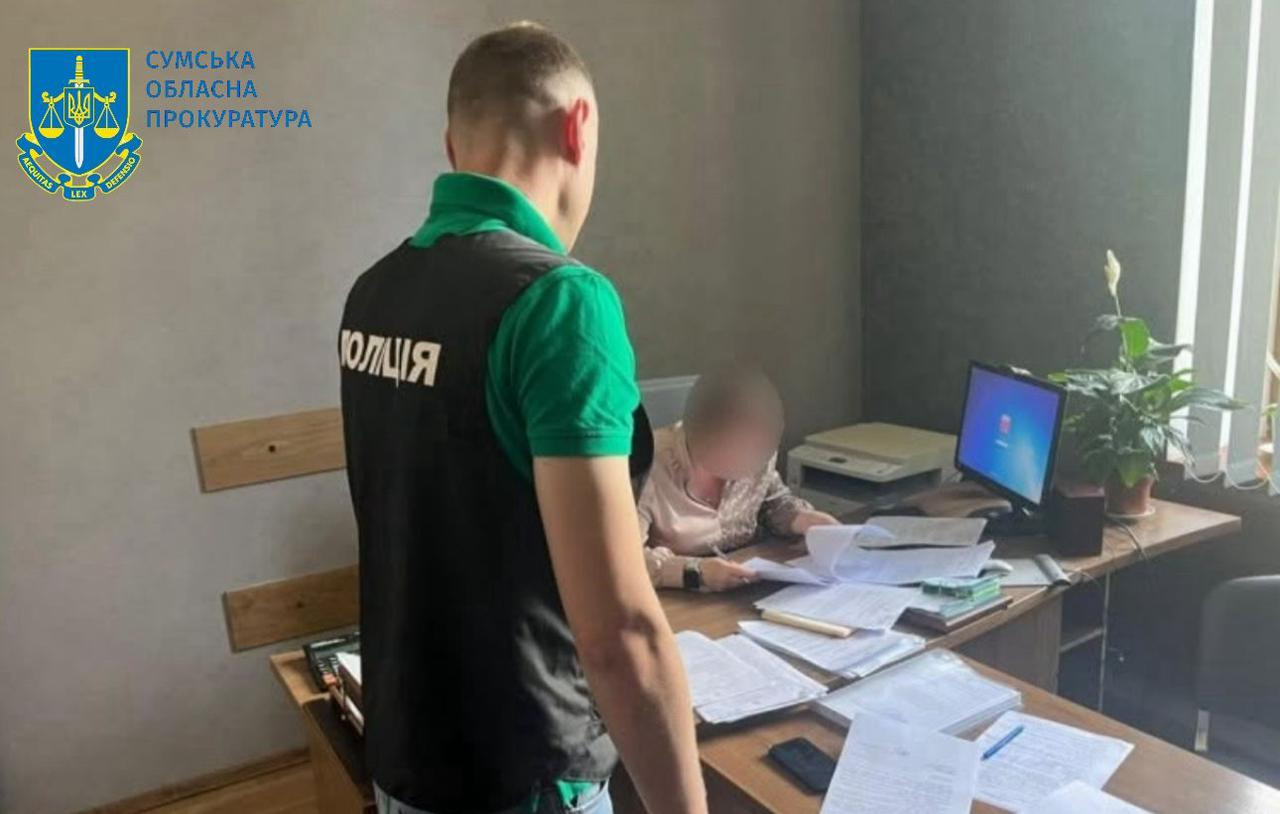 Прокуратура повідомила про підозру посадовиці селищної ради на Сумщині, через дії якої бюджет втратив майже 2 млн грн