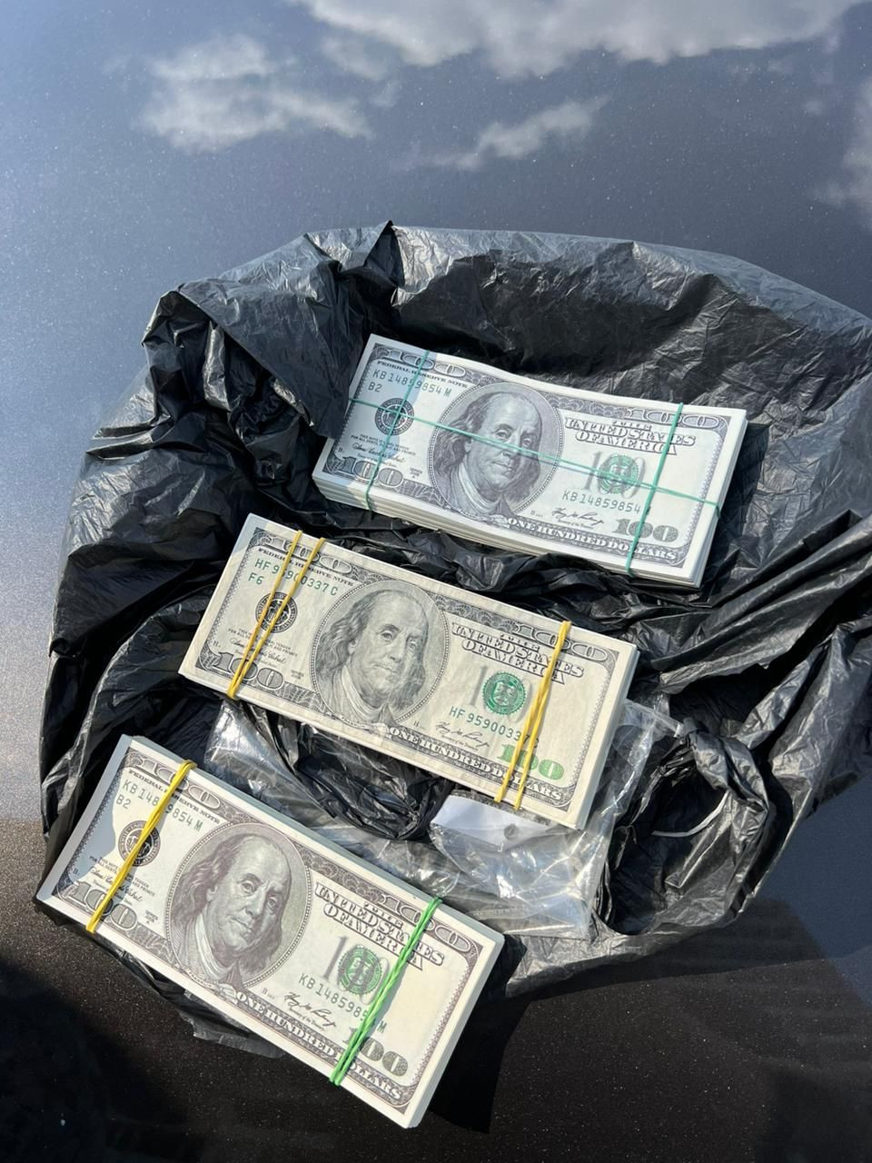 Вимагали від підприємця 30 тис доларів США за оренду озера – викрито адвоката та спільника