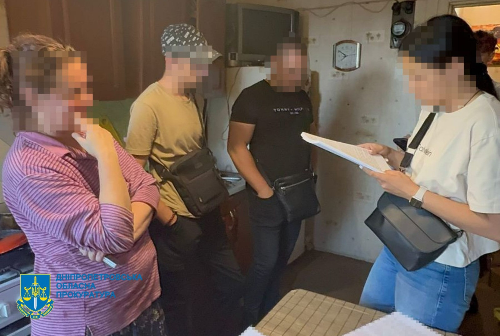 Заволоділи майже 7 млн грн під час реконструкції укриттів у навчальних закладах на Дніпропетровщині – повідомлено про підозру посадовиці міськради та інженеру технагляду