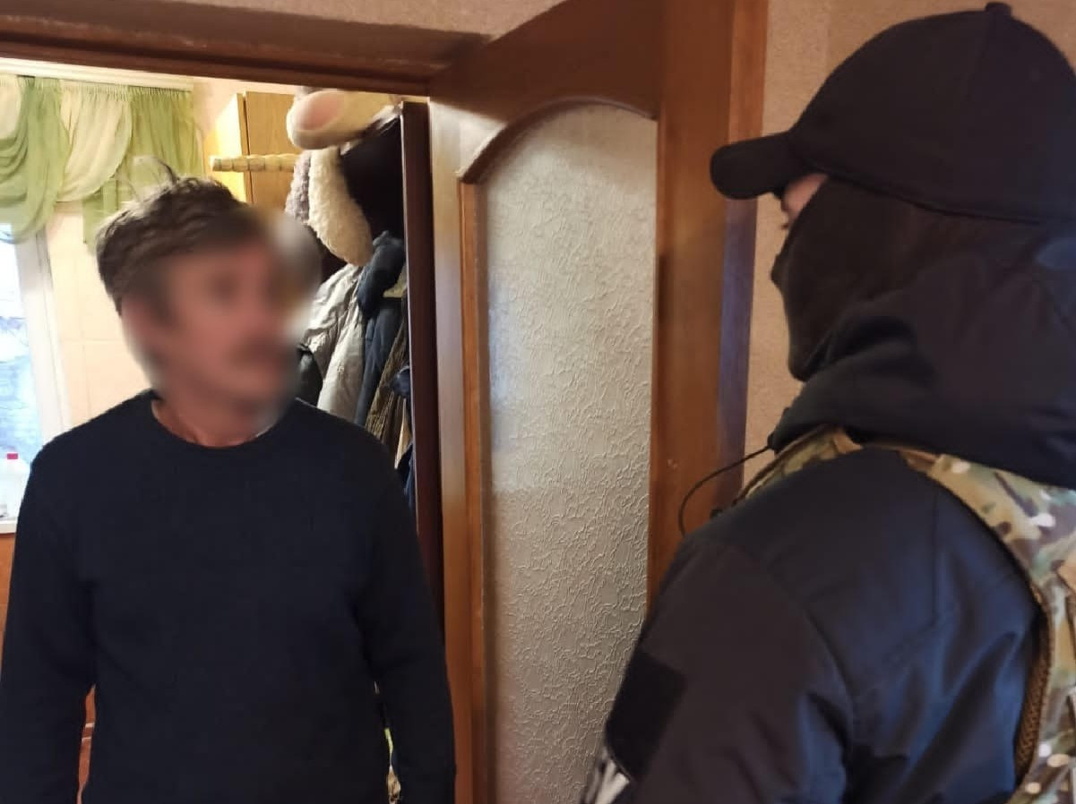 Старості села в Бучанському районі повідомлено про підозру у державній зраді