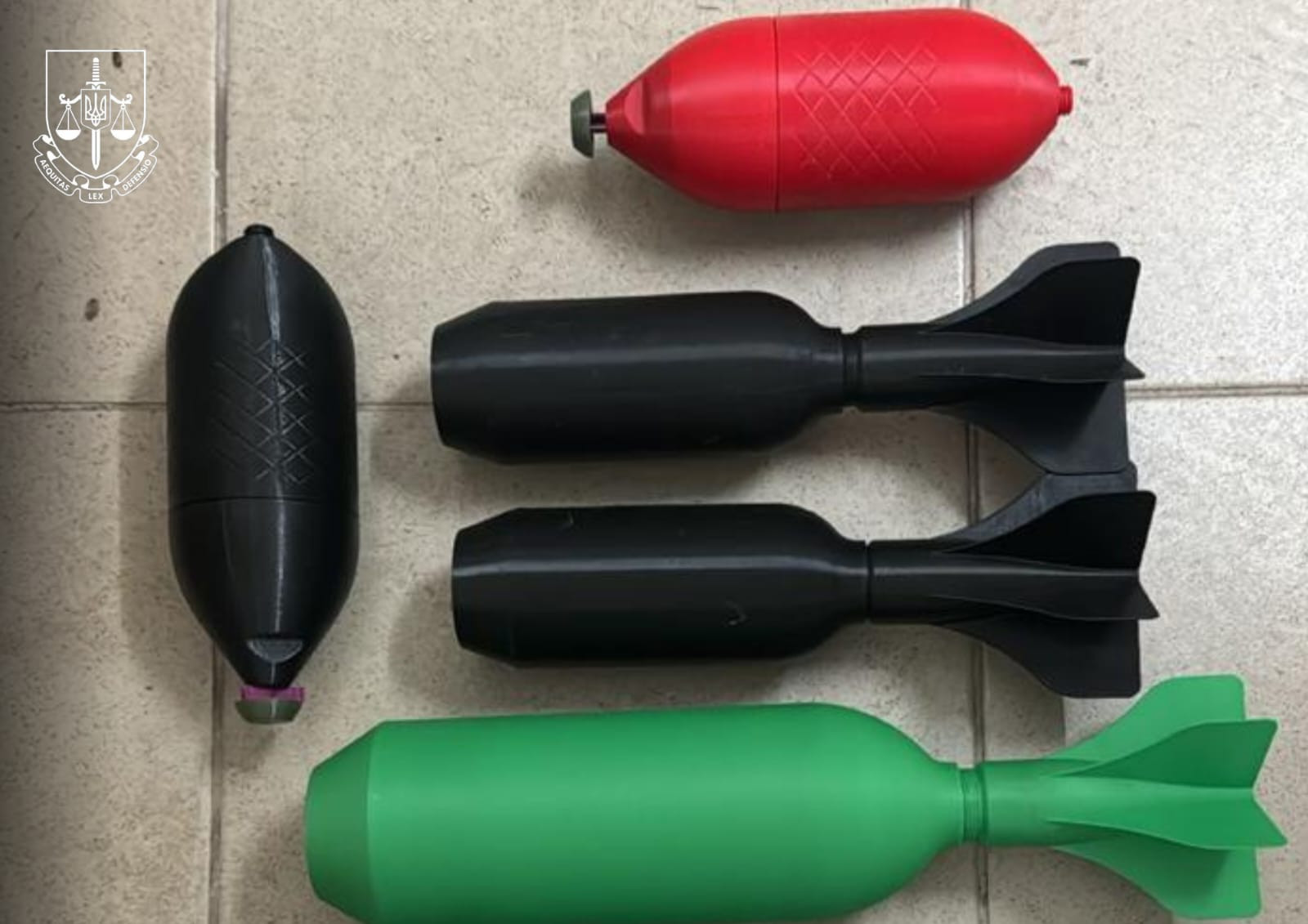 Повідомлено про підозру 12 учасникам злочинної організації, яка виготовляла та збувала наркотики по всій країні