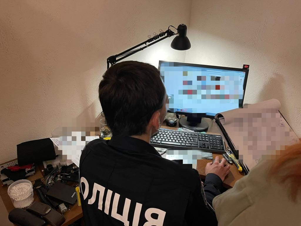 Зберігав понад 100 тисяч файлів дитячої порнографії – мешканцю Київщини повідомлено про підозру