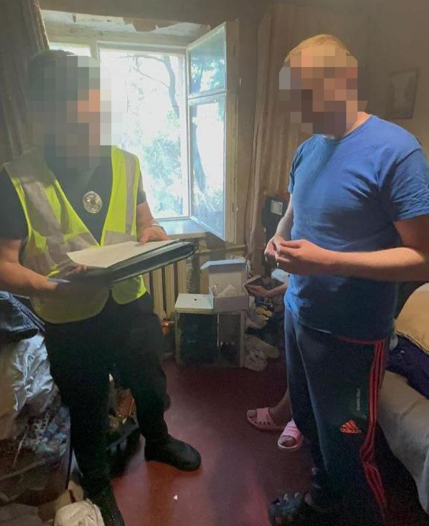 Викрито громадянина, який ошукав жінку на 300 тис грн під приводом оформлення одноразової державної допомоги