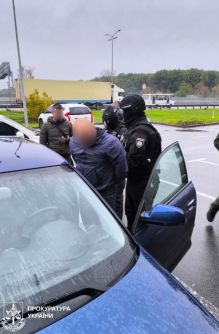 На Київщині викрито чоловіка, який організував незаконне переправлення військовозобов’язаного через державний кордон