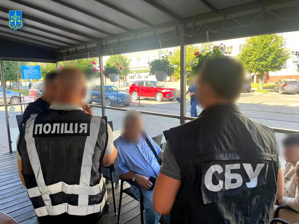 Намагався підкупити працівника внутрішньої безпеки нафтогазовидобувного підприємства на Львівщині – підозрюють голову профспілки