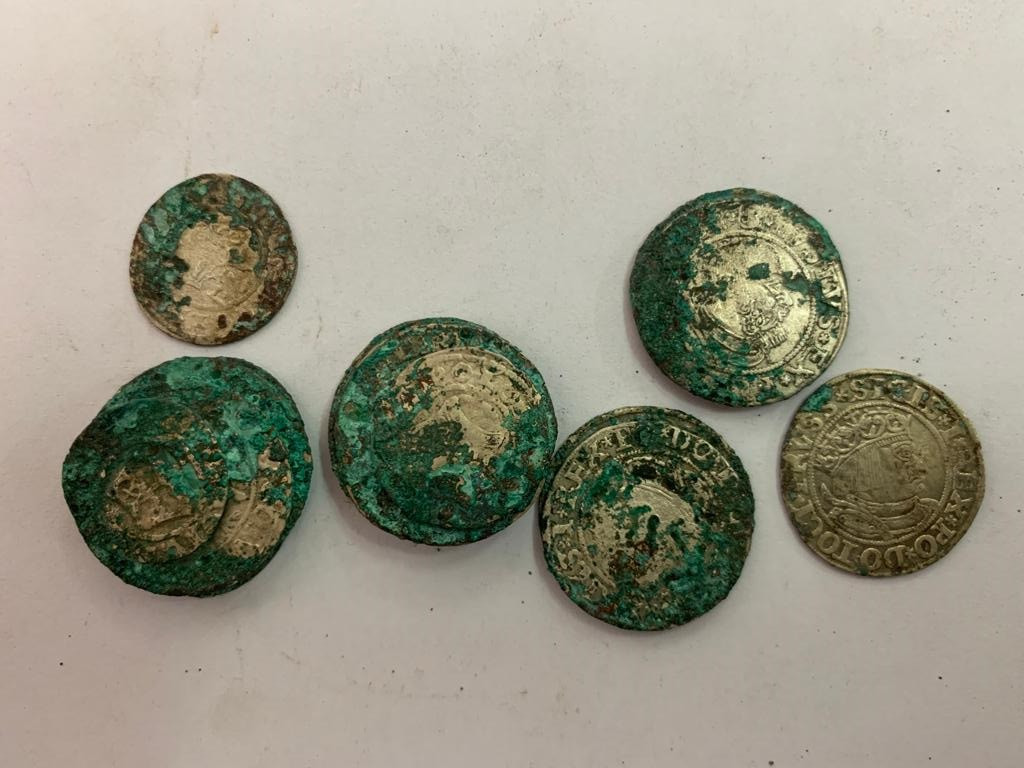 Попереджено вивезення з України старовинних монет та наконечників до скіфських стріл