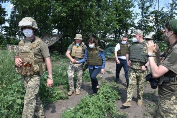 24.06.2020 Ірина Венедіктова провела оперативну нараду з питань збройного конфлікту на Донбасі та відвідала лінію розмежування