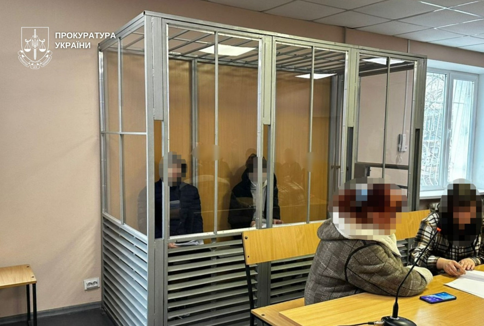 У Дніпрі повідомлено про підозру двом неповнолітнім, які жорстоко побили військовослужбовця ЗСУ та знімали це на телефони